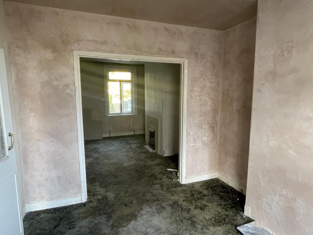 Lot: 61 - HOUSE FOR REFURBISHMENT -